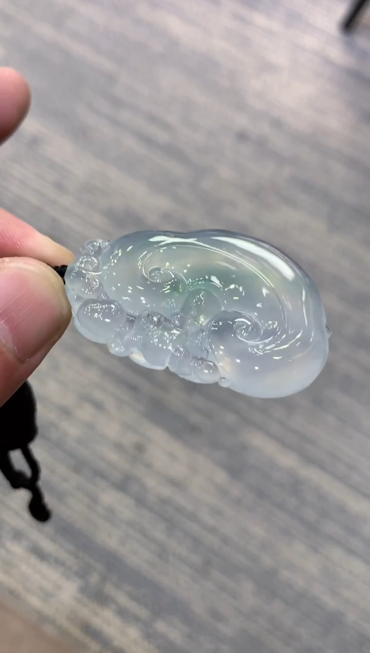 颈饰未镶嵌翡翠娜**福娜（订金）