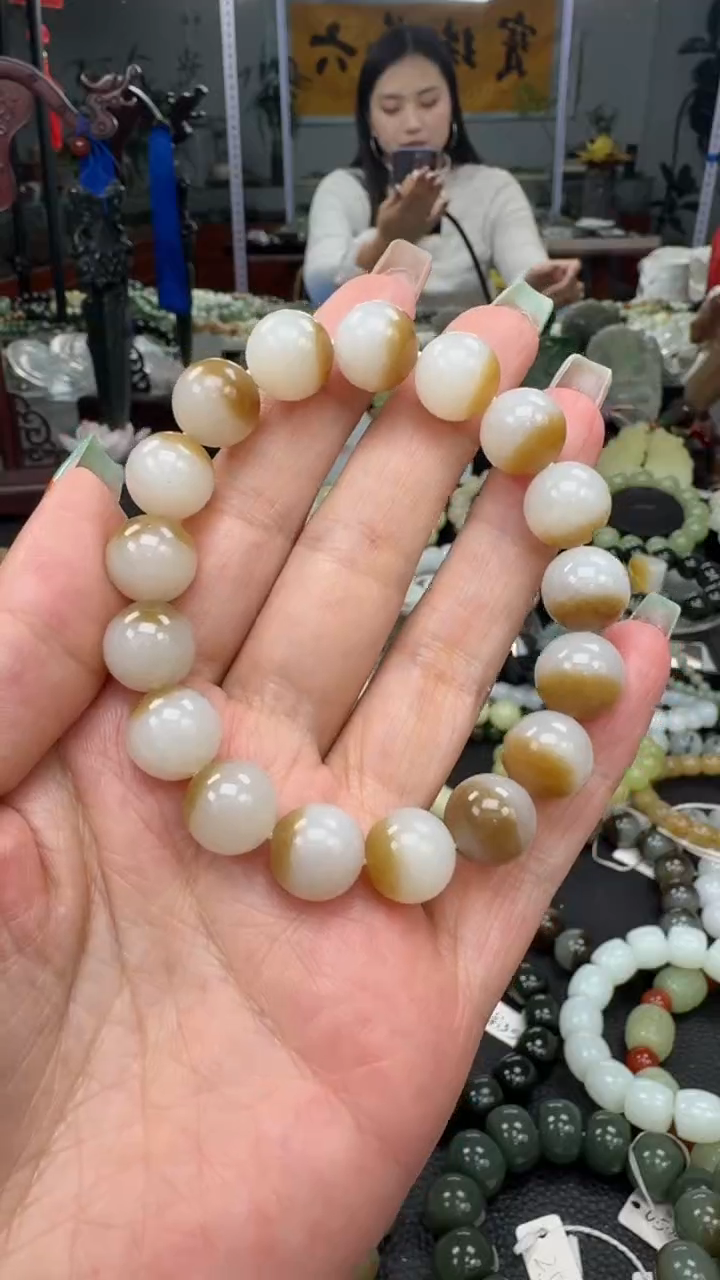 未镶嵌手串和田玉新疆且末金山糖白卡12