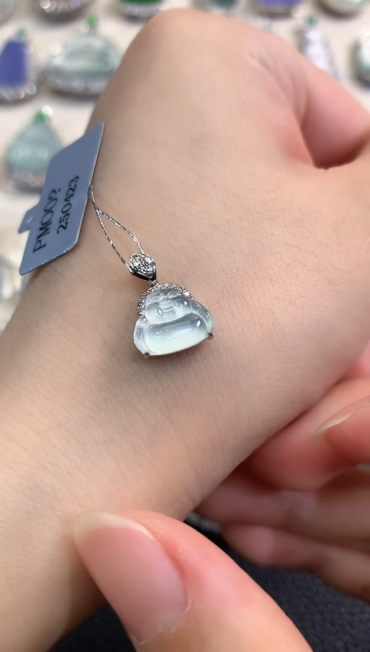 翡翠18K金镶嵌吊坠(不含链)春日珠宝 C6