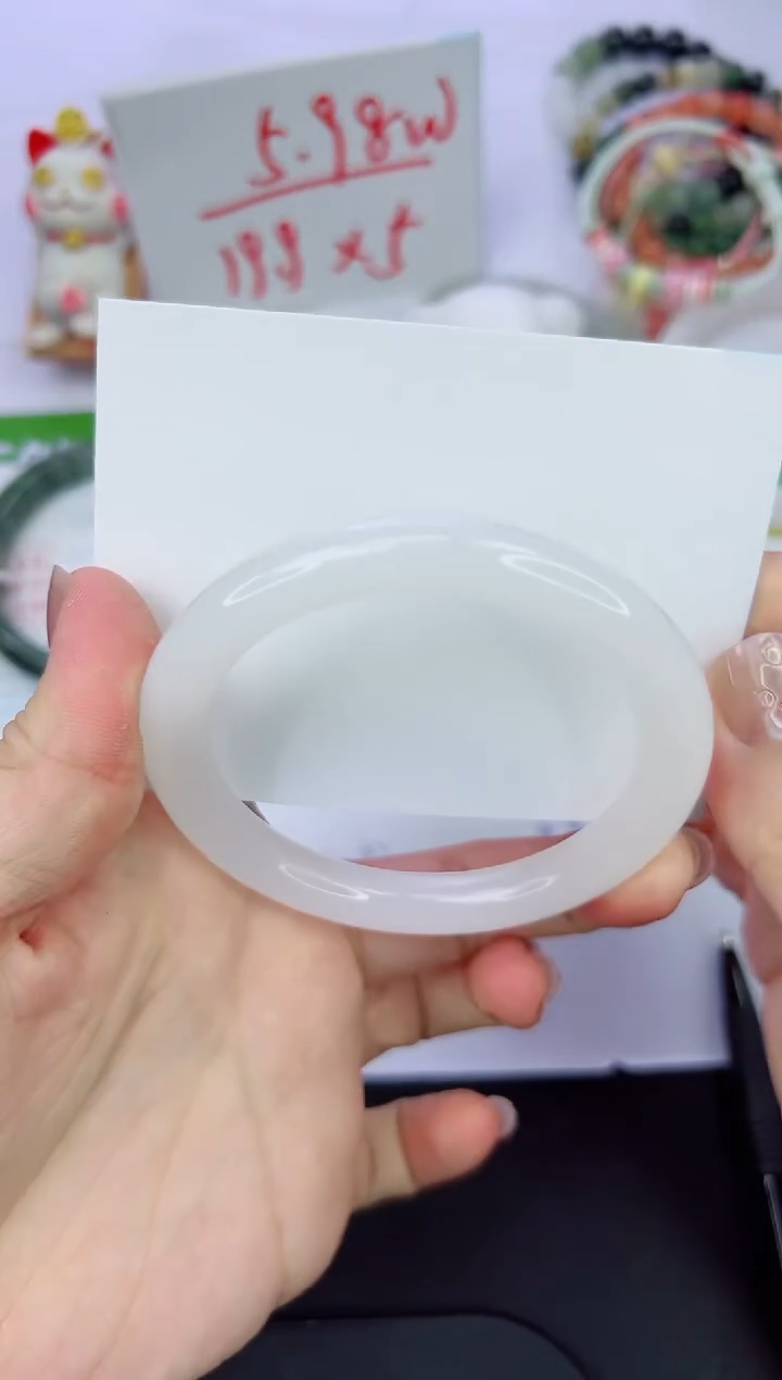 【闪购商品】石英质玉手镯未镶嵌299-58.8