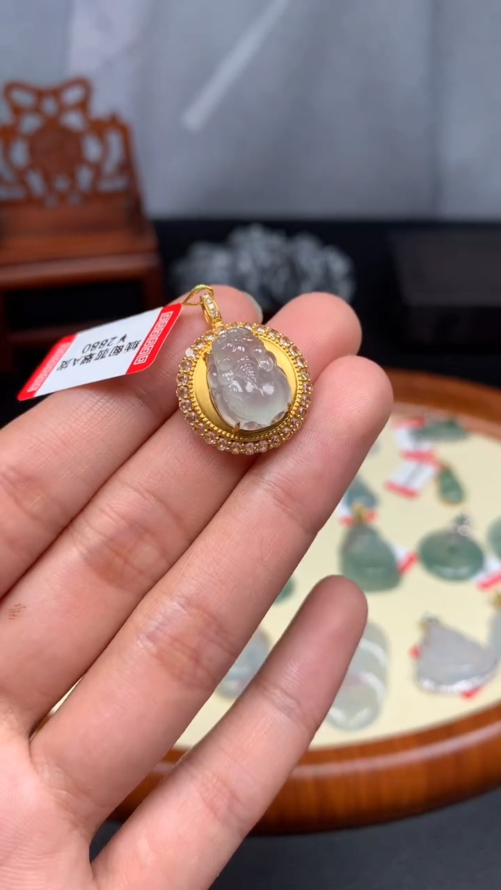 【闪购商品】翡翠颈饰18K金镶嵌貔貅