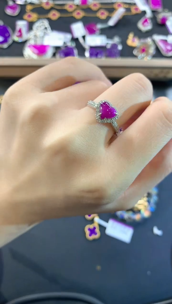 【闪购商品】苏纪石（舒俱来）.18K金镶嵌舒俱来戒指