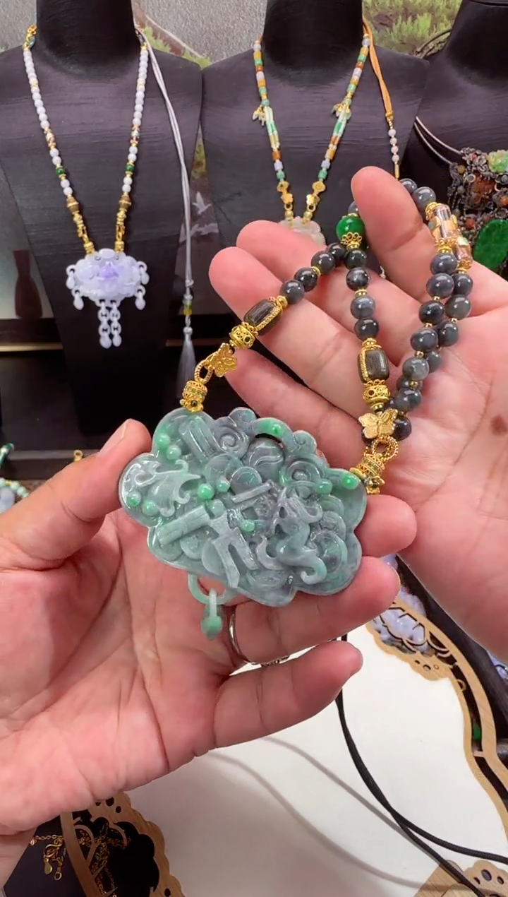 【闪购商品】翡翠颈饰未镶嵌拍照