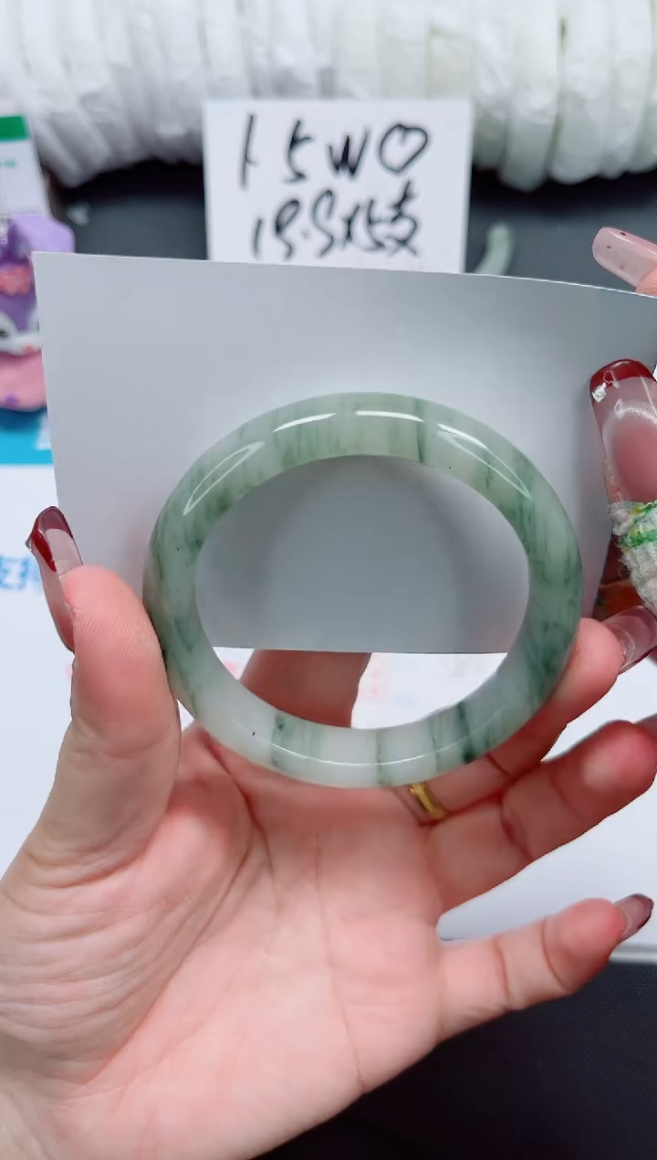 【闪购商品】石英质玉手镯未镶嵌228