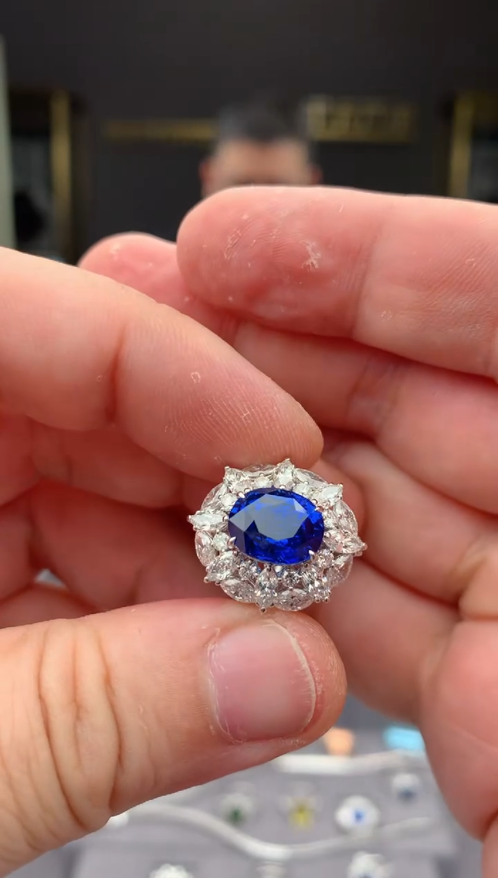 【闪购商品】蓝宝石戒指18K金镶嵌4ct  蓝宝石戒指