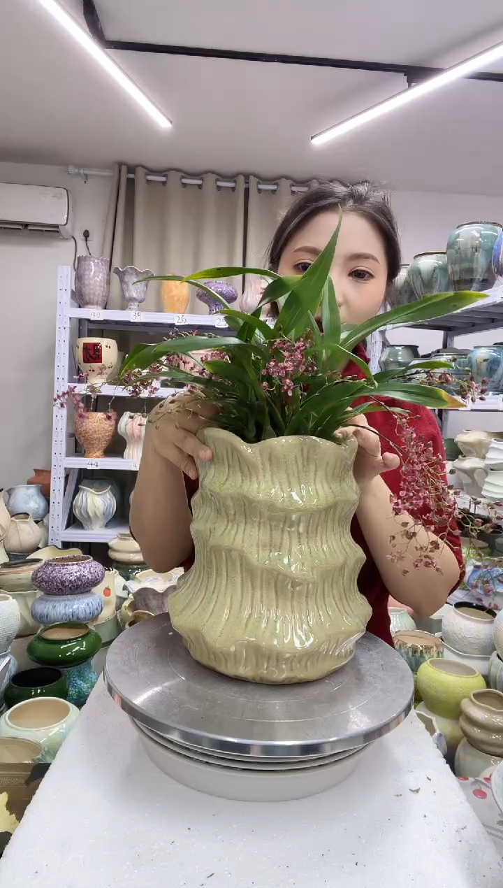 【1.3】花盆尺寸高：22 口：13