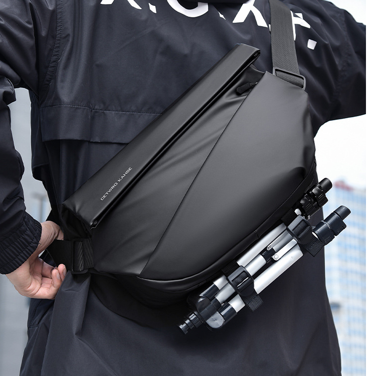 斜挎包男磁吸扣单肩包胸包斜跨邮差斜肩包机能机车包骑行包斜背包