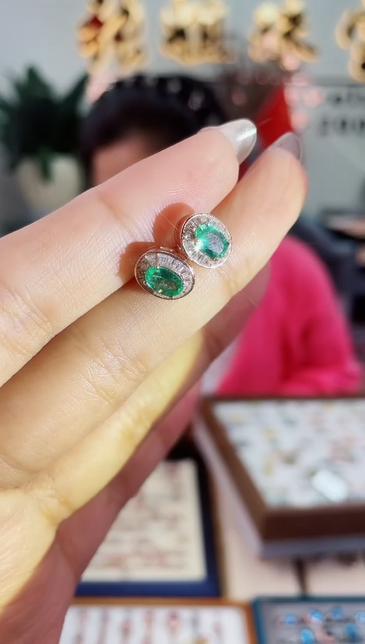 【闪购商品】祖母绿耳饰银S925镶嵌耳饰