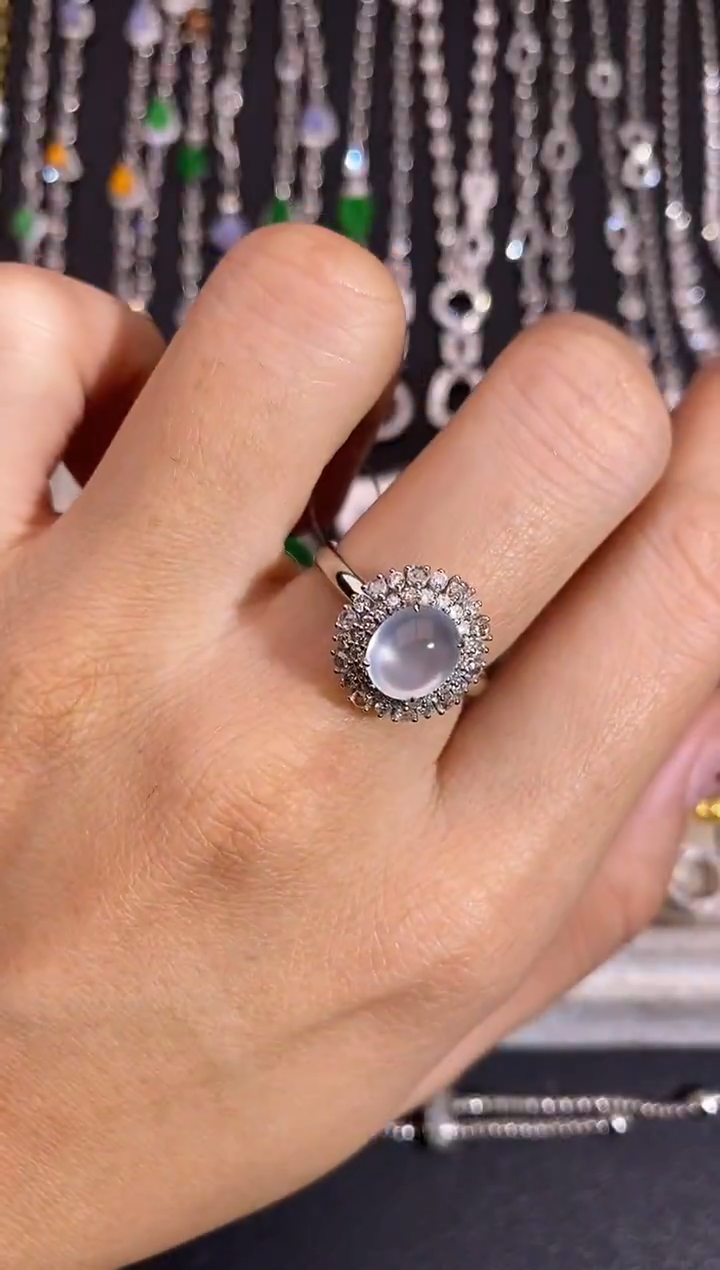 18K金镶嵌戒指翡翠戒指