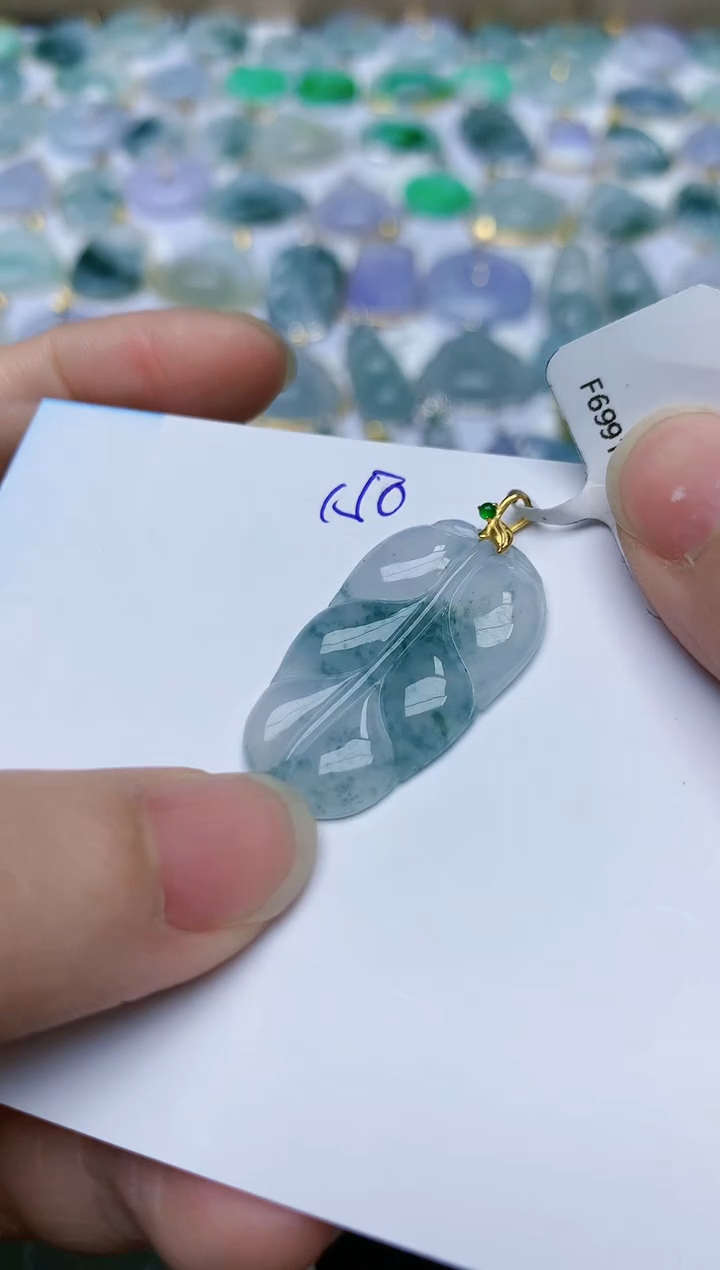 【闪购商品】翡翠颈饰18K金镶嵌天然翡翠A货    