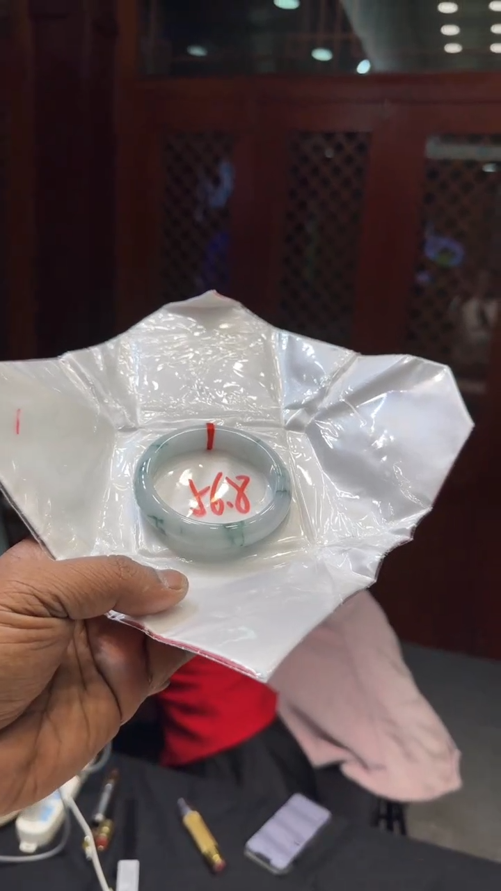 【闪购商品】翡翠手镯未镶嵌手镯微瑕