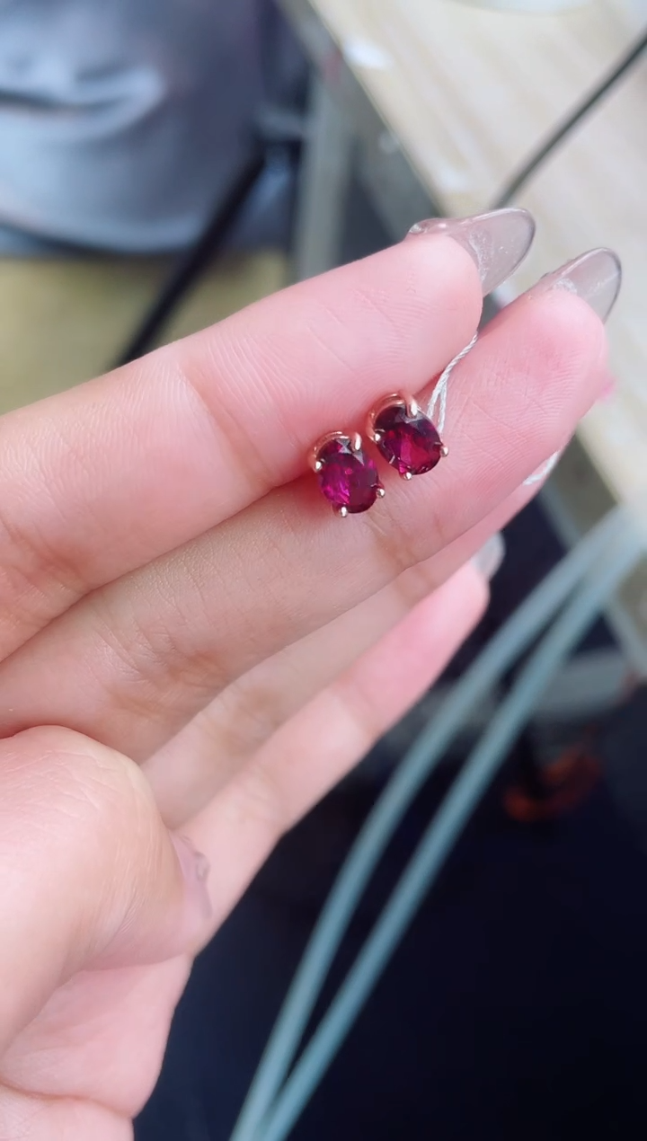 【闪购商品】石榴石耳饰银S925镶嵌耳饰无证书