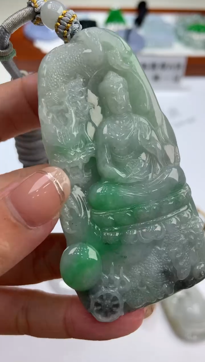 翡翠未镶嵌挂件281471    