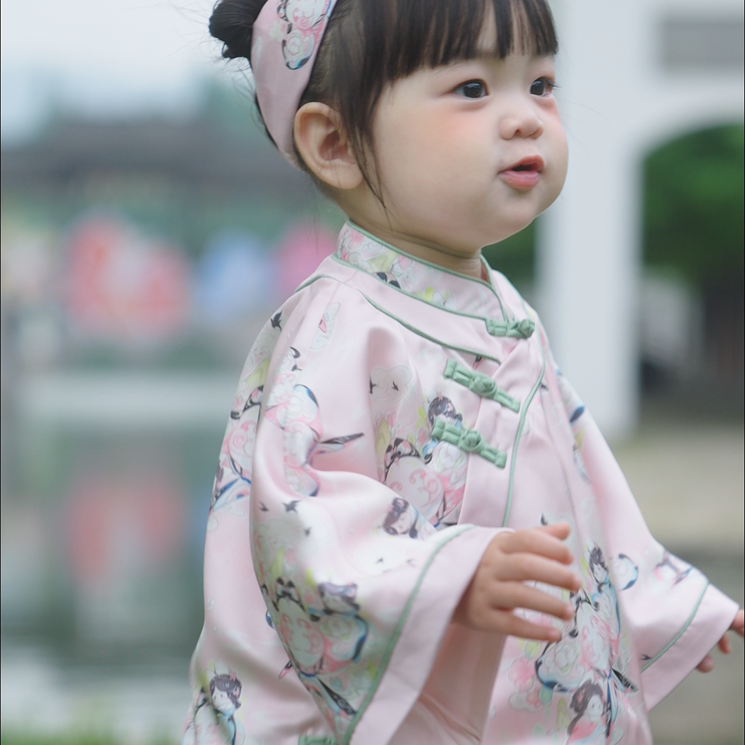 婴幼儿民族汉服公主马面裙春秋裙子中式春季套装中国风纸鸢