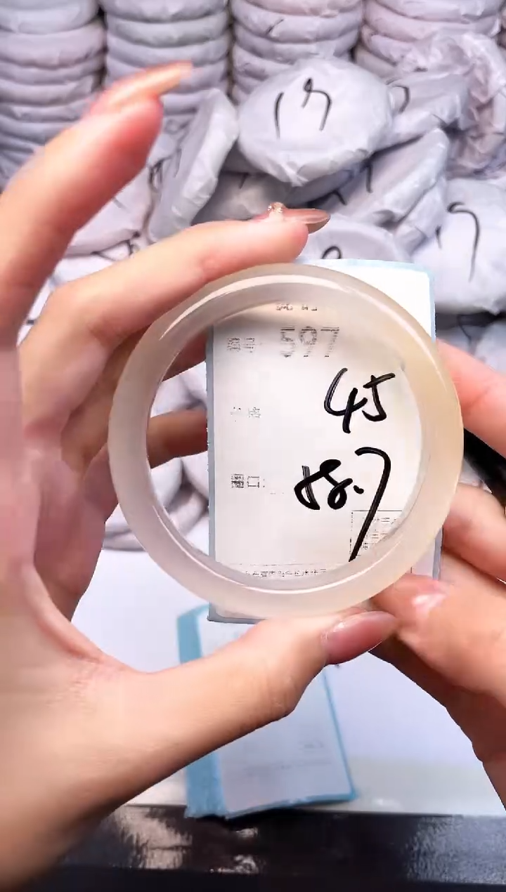 手镯玛瑙/玉髓未镶嵌597