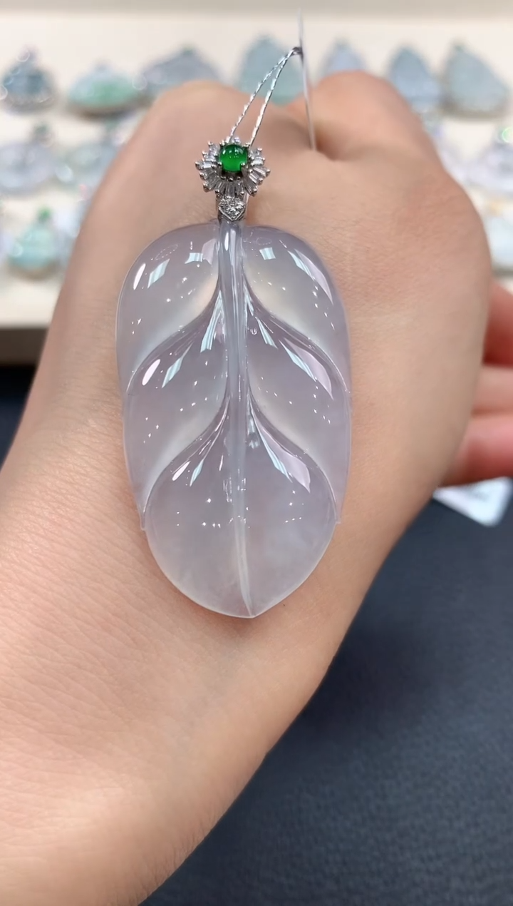 【闪购商品】翡翠吊坠(不含链)18K金镶嵌n22   