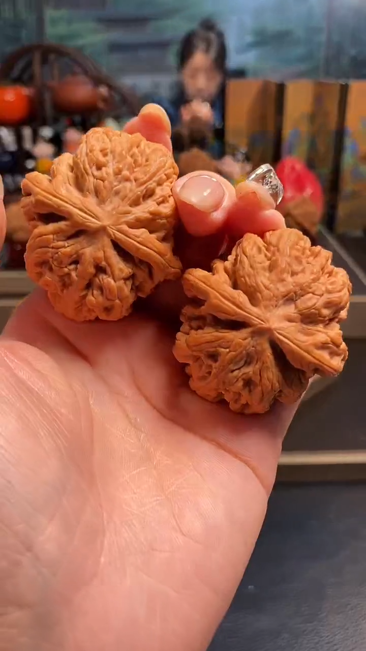 【闪购商品】文玩核桃把件A 704大粗筋42尺