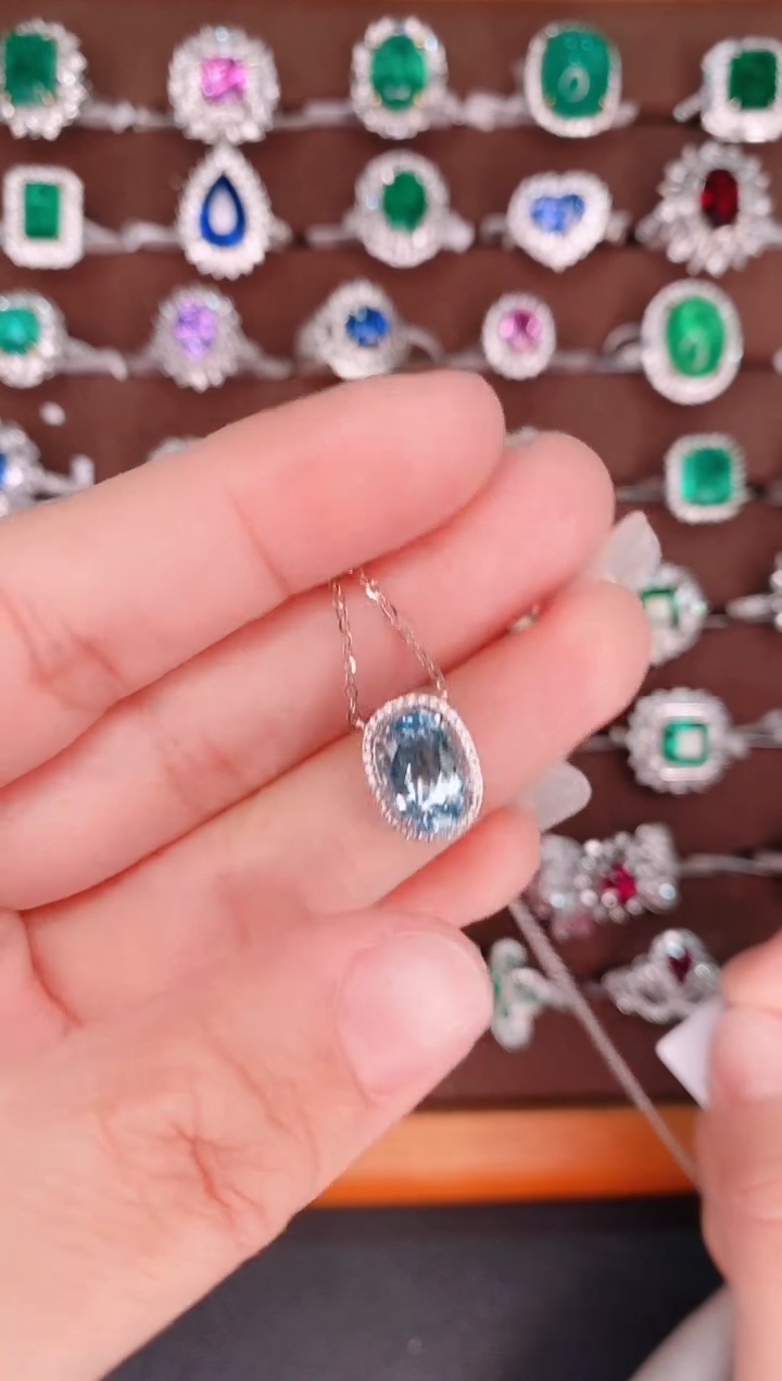 【闪购商品】海蓝宝石项链18K金镶嵌1.65克拉