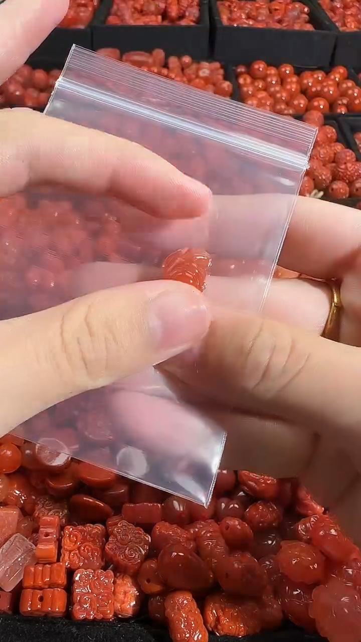 颈饰未镶嵌南红玛瑙1