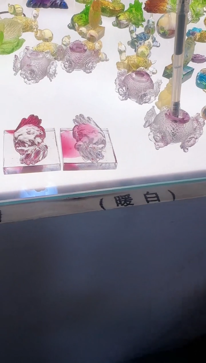 手工艺品琉璃一对手里有钱
