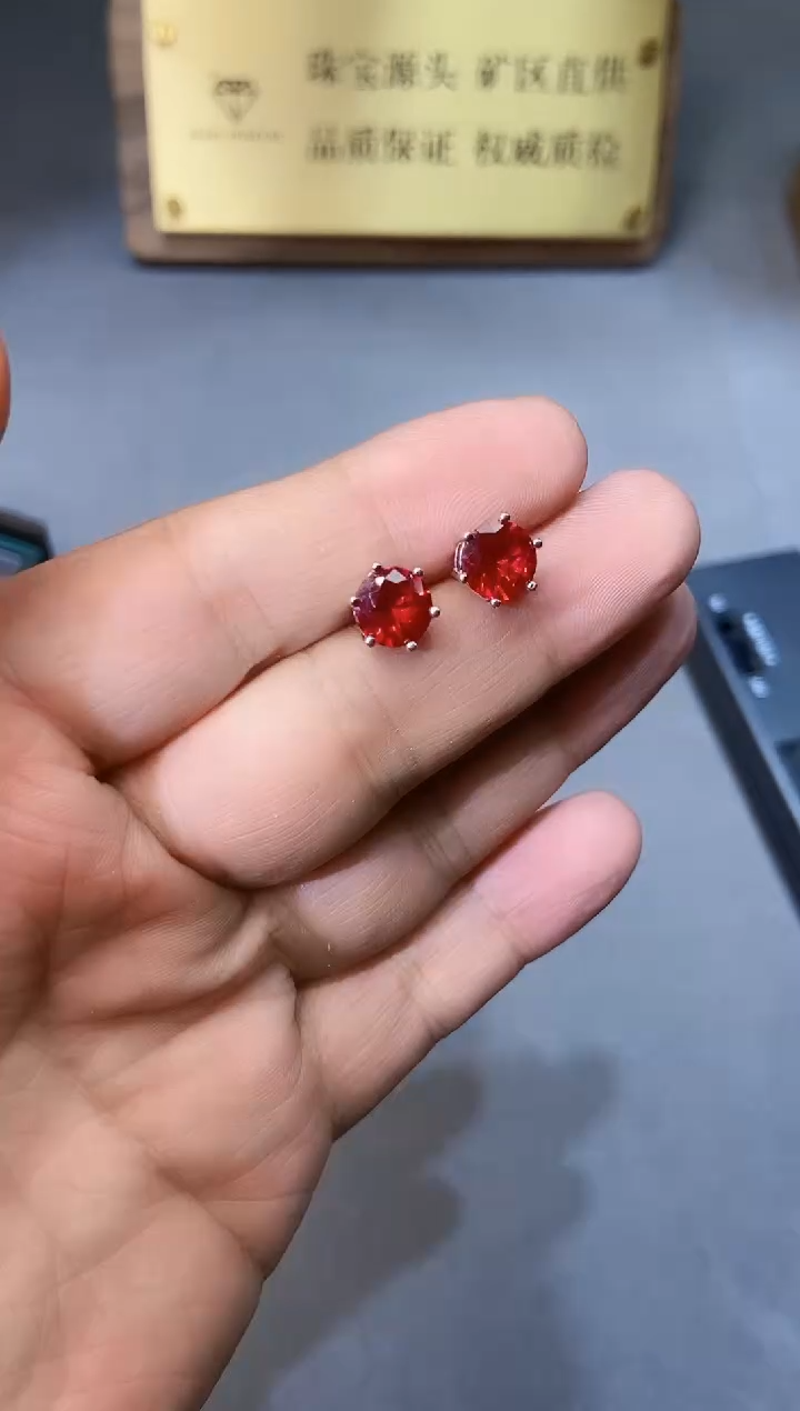 【闪购商品】红宝石耳饰银S925镶嵌354