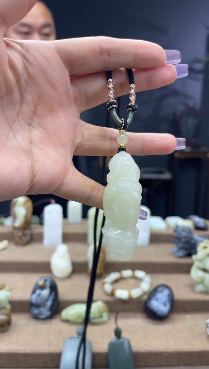 颈饰未镶嵌和田玉1