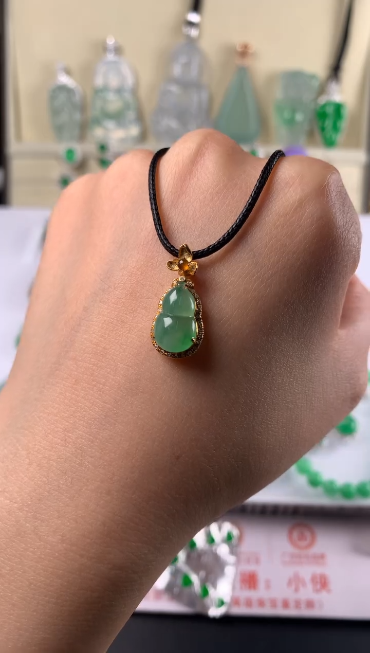 吊坠(不含链)18K金镶嵌翡翠吊坠