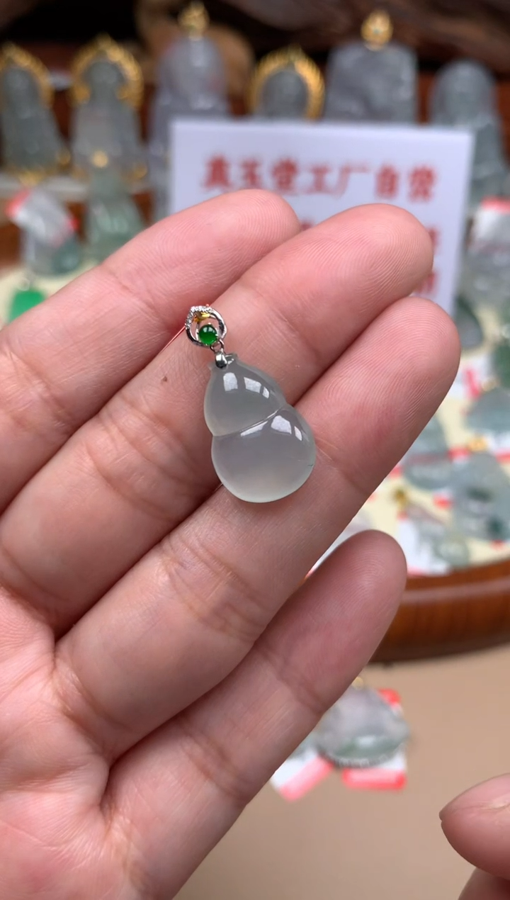 【闪购商品】翡翠颈饰18K金镶嵌葫芦