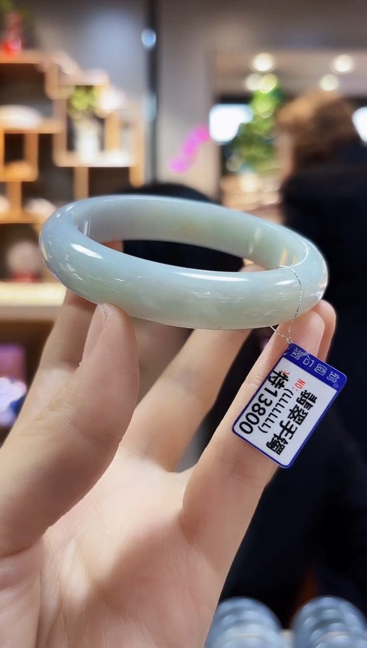 【闪购商品】翡翠颈饰未镶嵌59手镯