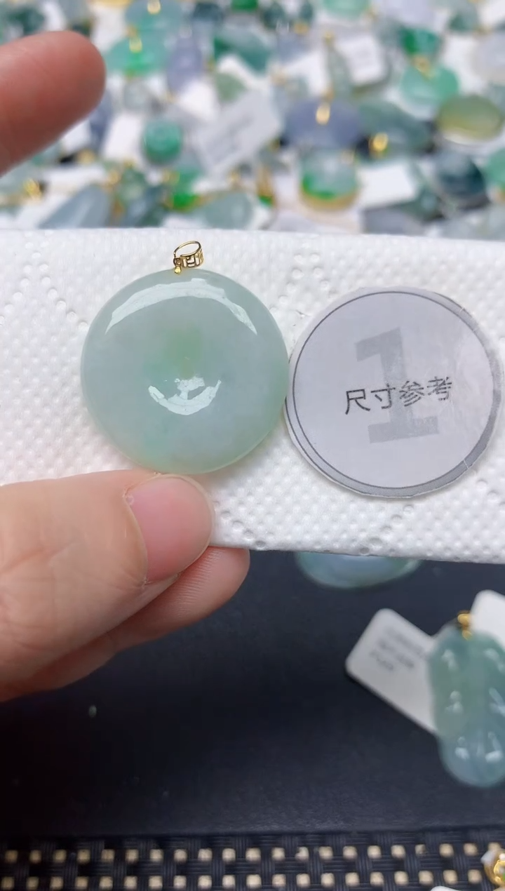 颈饰18K金镶嵌翡翠天然缅甸A货翡翠