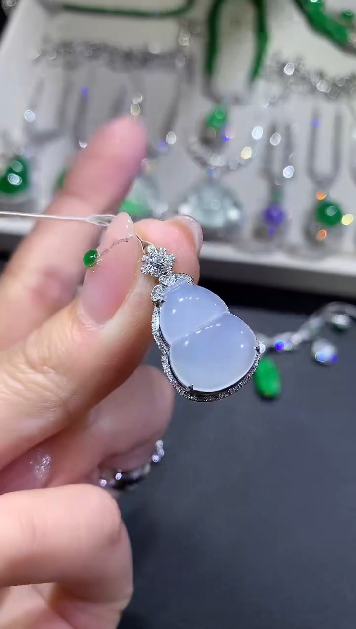 【闪购商品】翡翠吊坠(不含链)18K金镶嵌8-葫芦