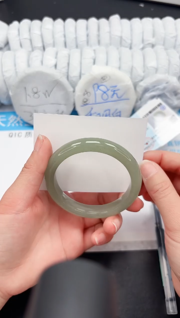 【闪购商品】石英质玉手镯未镶嵌73-61