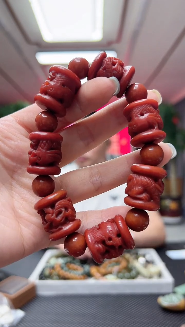 【闪购商品】和田玉手串未镶嵌红龙柱