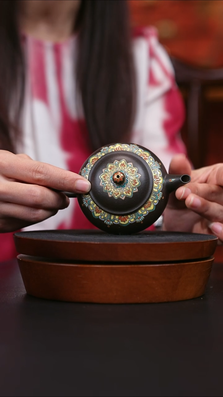 央广国宝苑紫砂茶壶 25