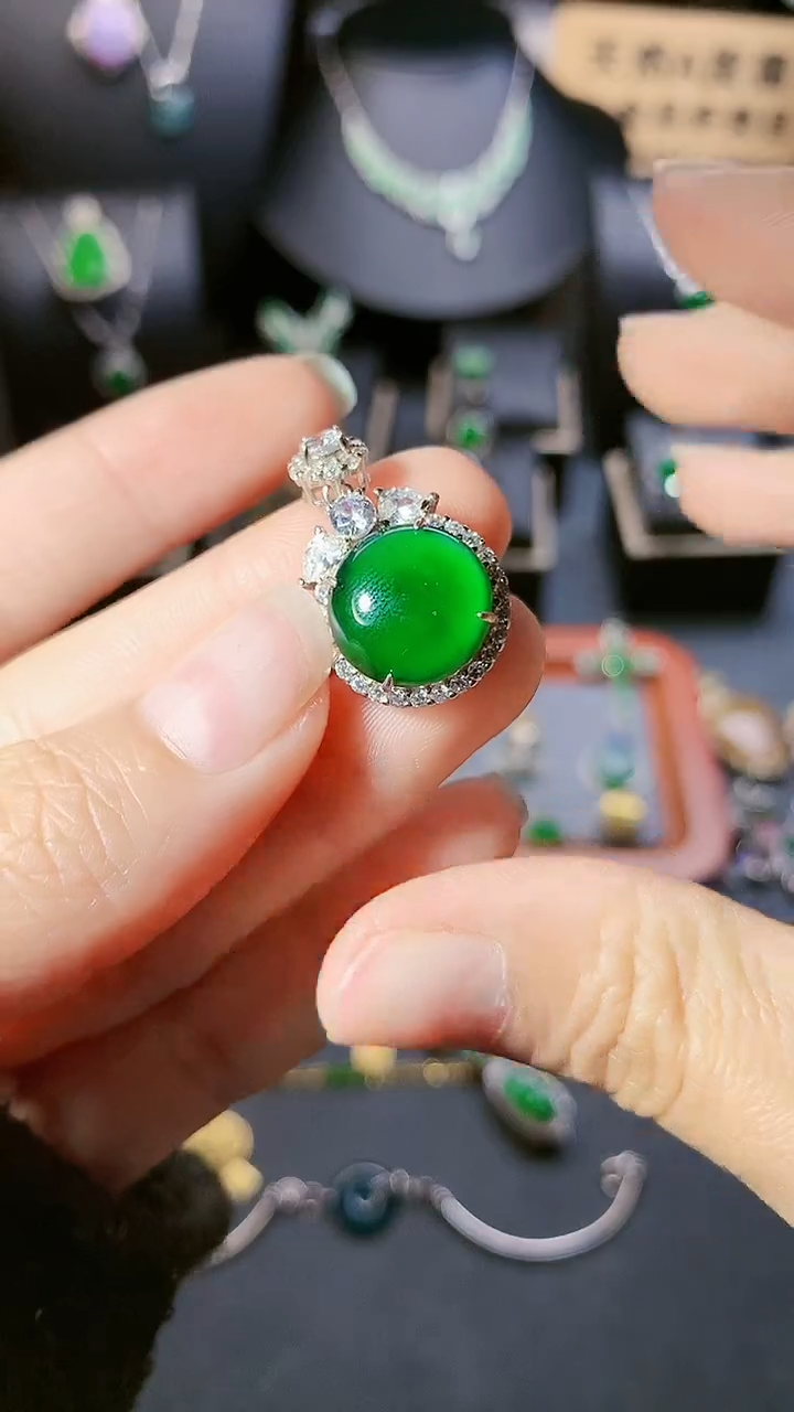 【闪购商品】翡翠吊坠(赠链)银S925镶嵌吊坠