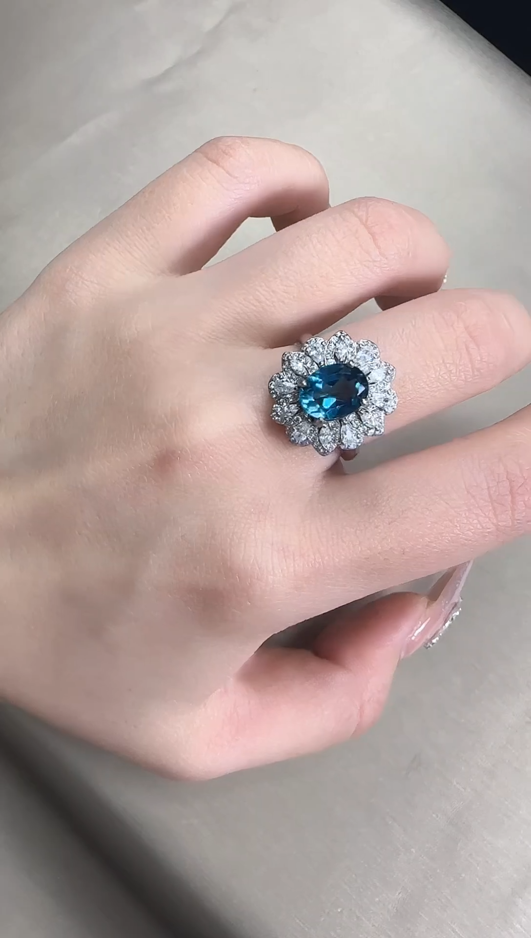 【闪购商品】托帕石戒指银S925镶嵌伦敦蓝天然托帕石戒指