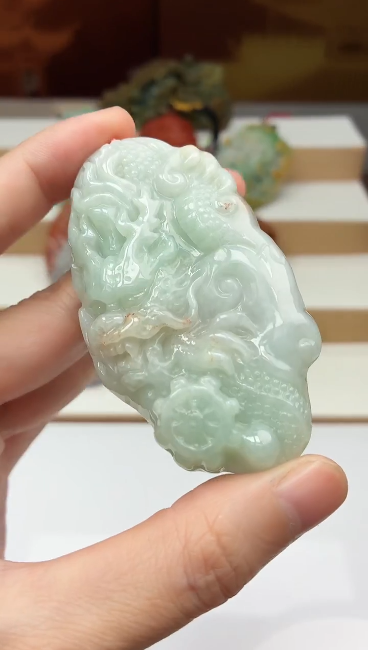 颈饰未镶嵌翡翠牌子