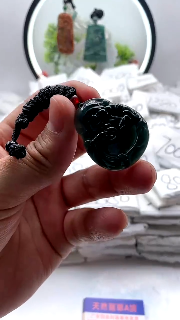 【闪购商品】翡翠颈饰未镶嵌小财神【品质一般介意慎拍】