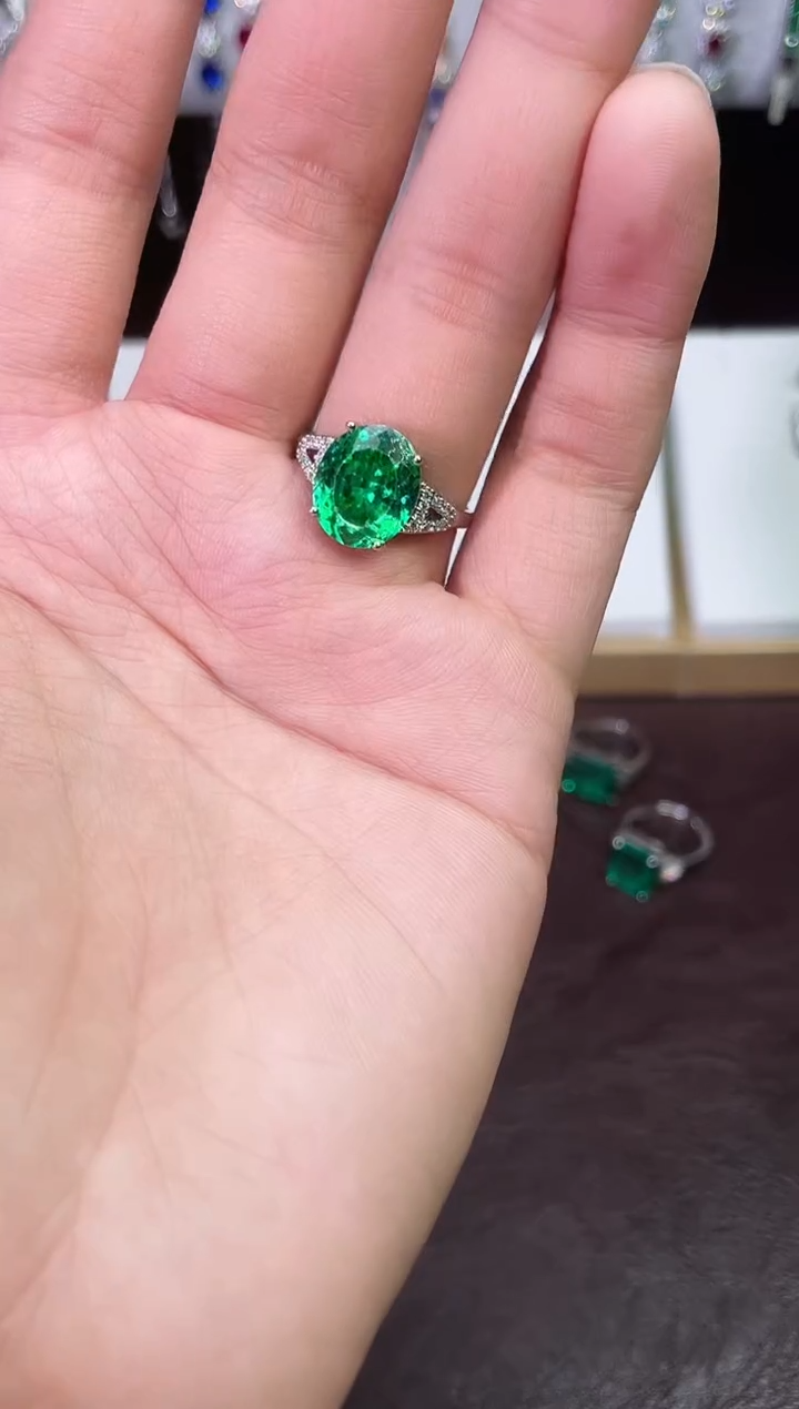 足铂镶嵌合成（培育）红宝石戒指/指环绿宝戒指