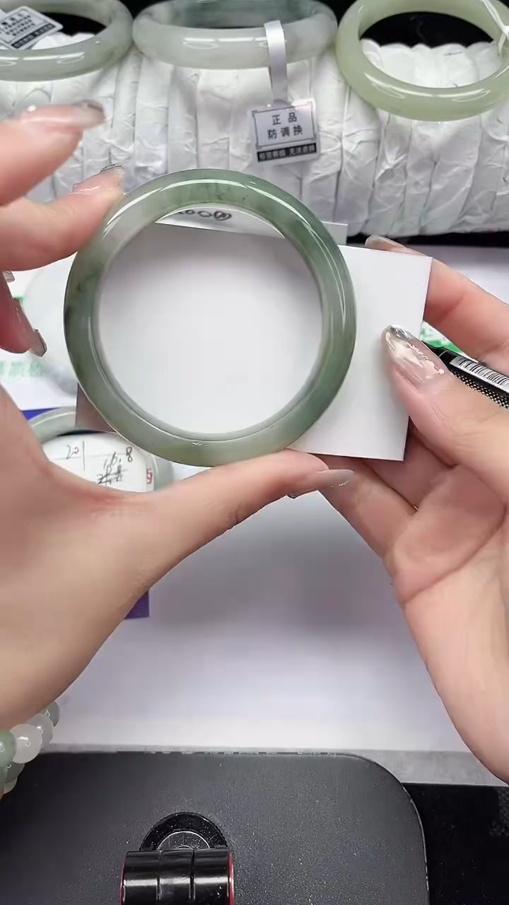 未镶嵌手镯石英质玉202-55/56