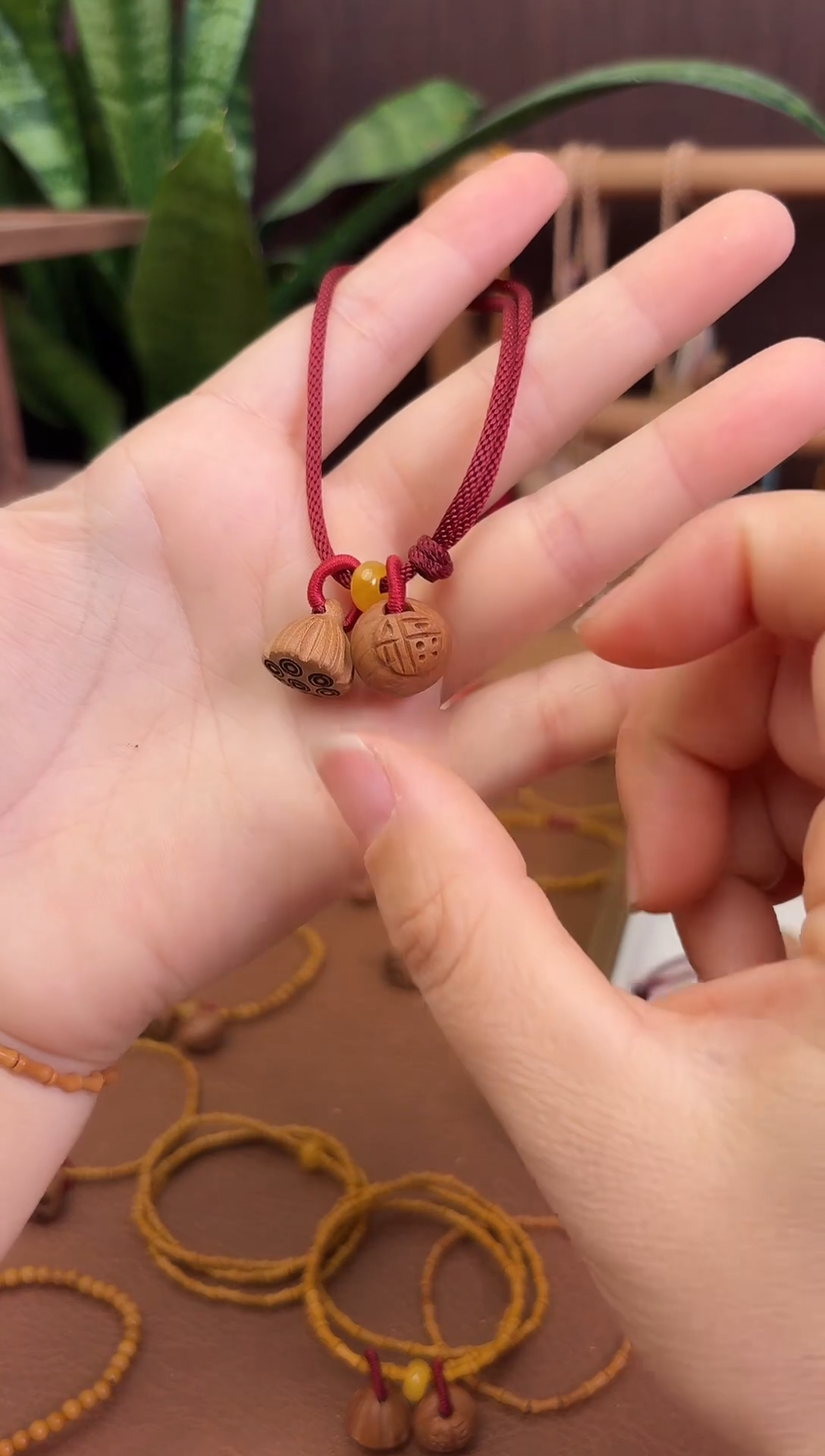 手串桃核好运莲莲红绳