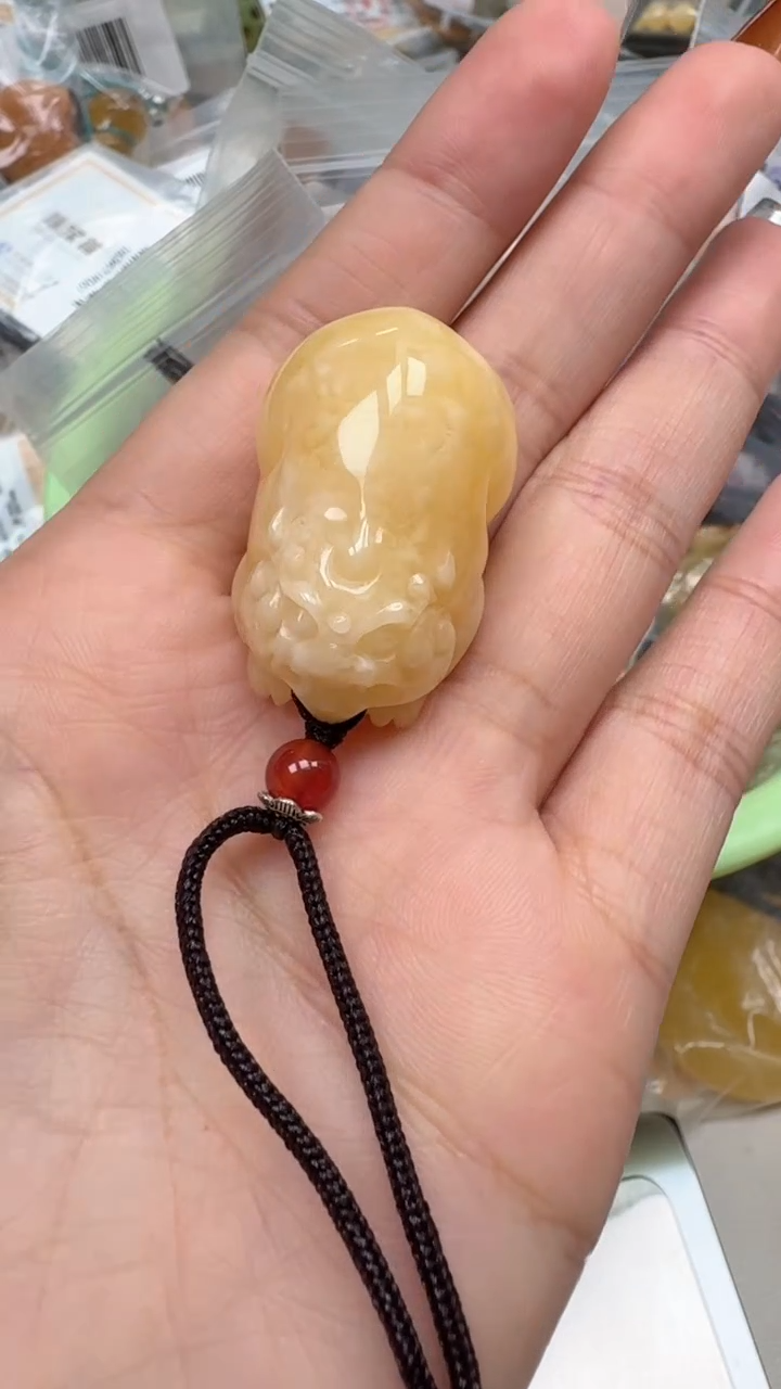 裸石琥珀未镶嵌如图