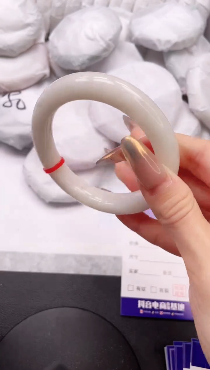 【闪购商品】和田玉手镯未镶嵌3K380-59