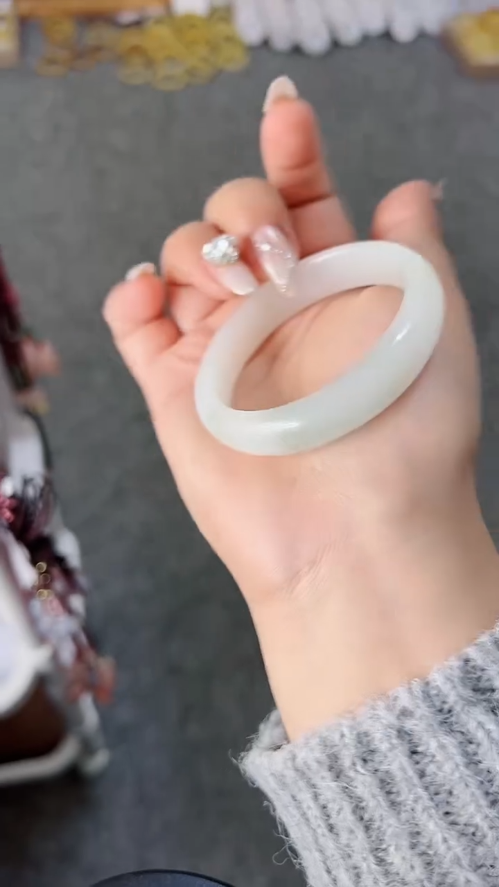 【闪购商品】石英质玉手镯未镶嵌869-55