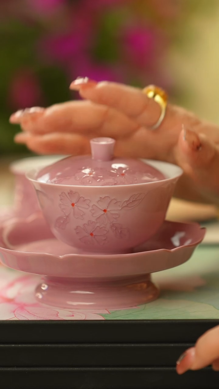 【闪购商品】盖碗  二才紫色 堆料花卉sdfghj