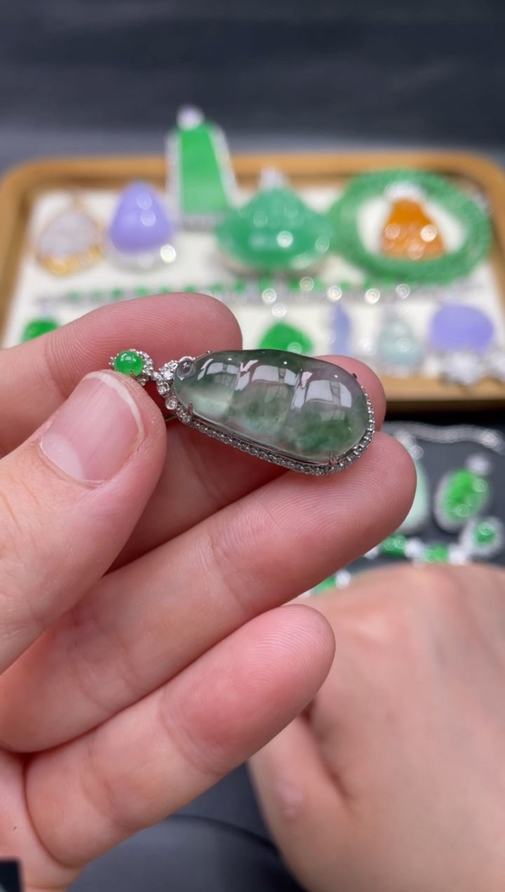 【闪购商品】翡翠颈饰18K金镶嵌110..........