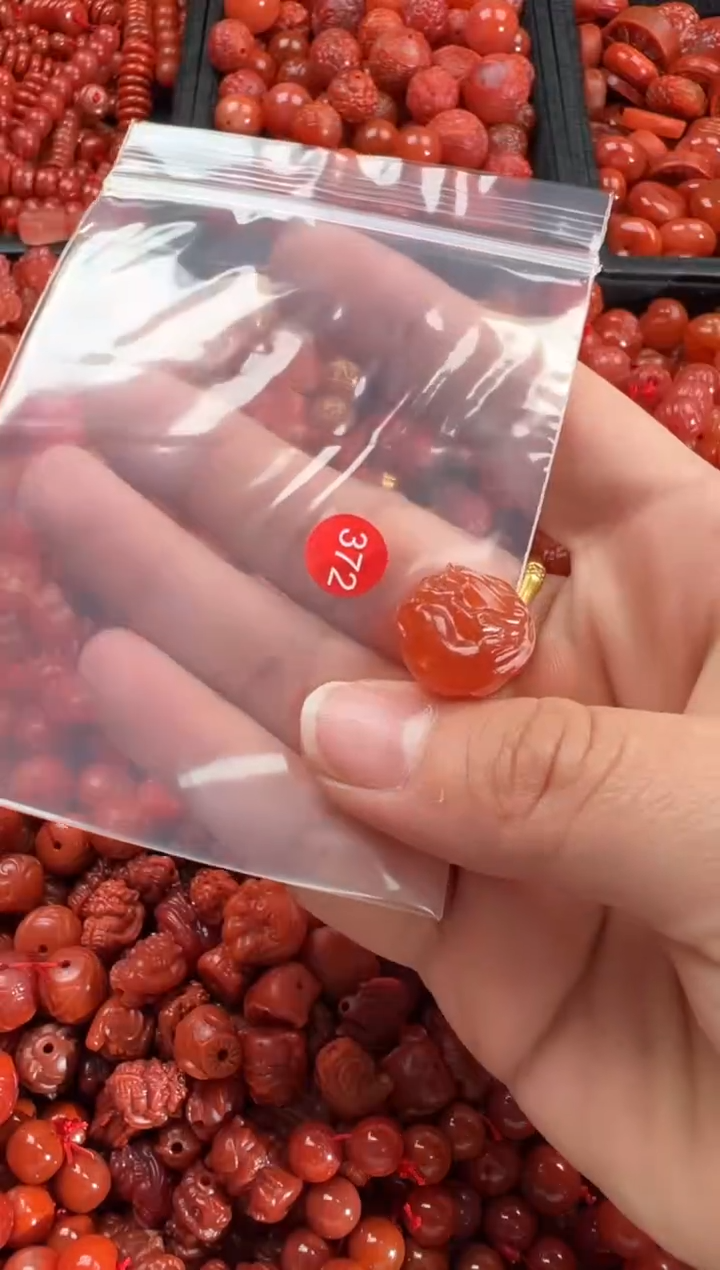 【闪购商品】南红玛瑙颈饰未镶嵌1