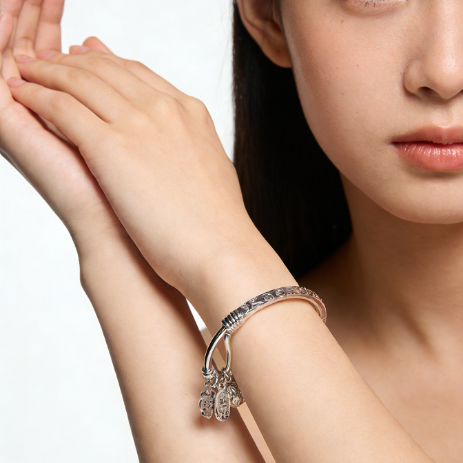 足银手镯 37号工厂直供亏本还贷古法传承实心雕花四方吉言手镯