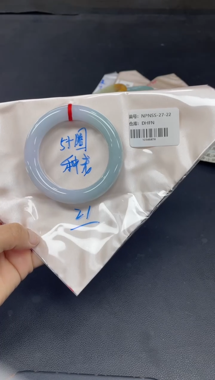 未镶嵌手镯翡翠翡翠手镯