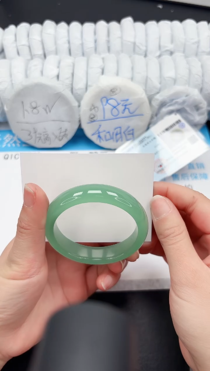 【闪购商品】石英质玉手镯未镶嵌70-54.9